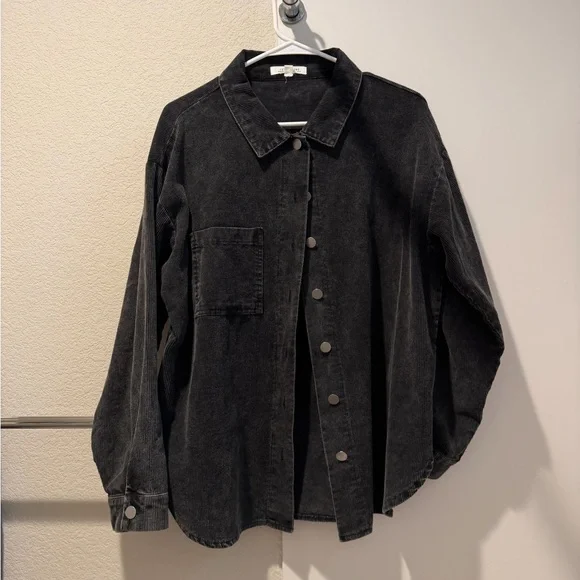 12th tribe button-up shirt size small
Worn once - Picture 1 of 1